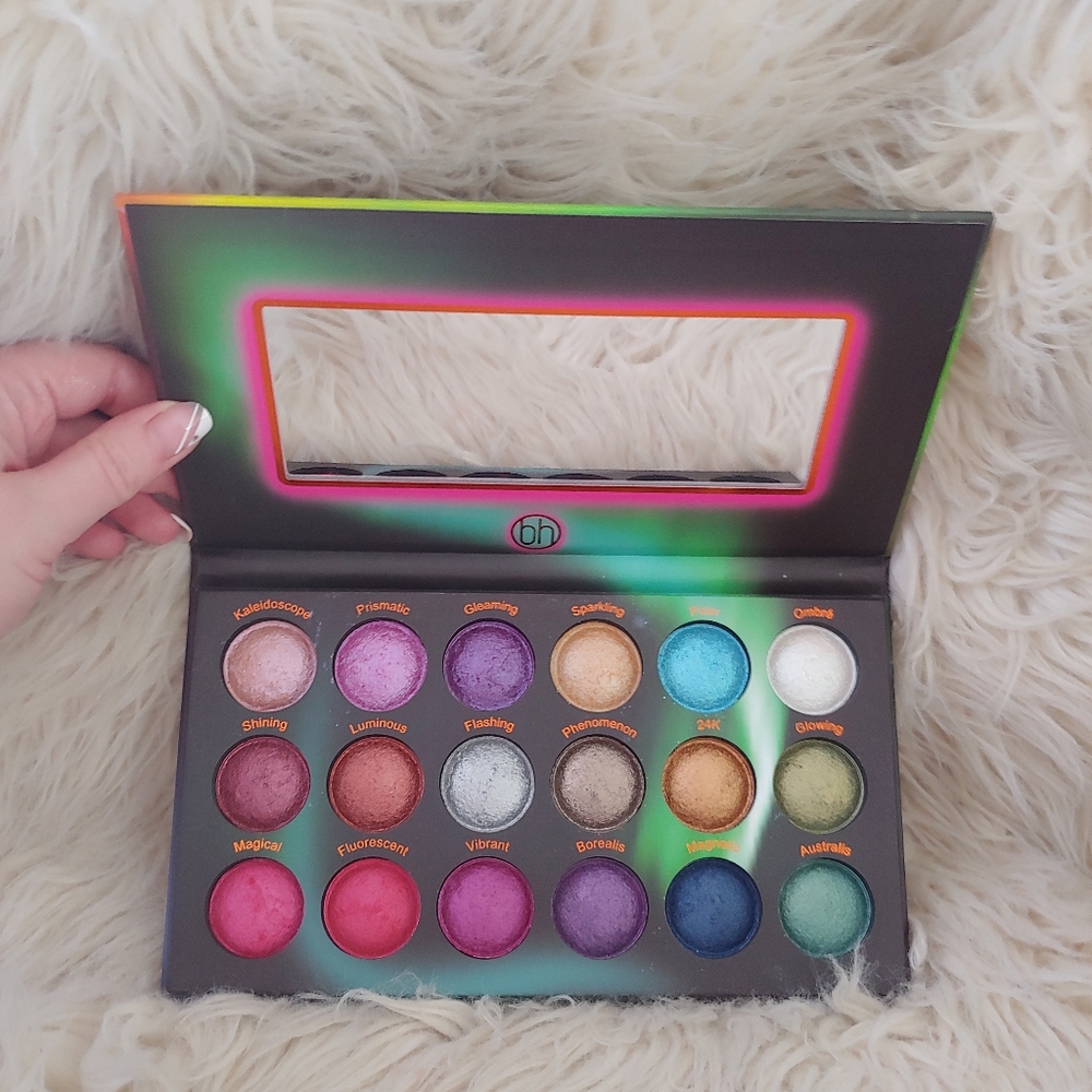 BH cosmetics Eyeshadow palette